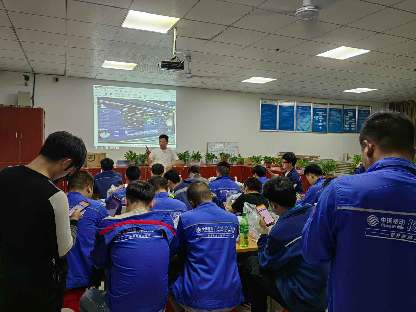 常州曾伟汽车租赁服务有限公司为中移铁通有限公司安全用电培训